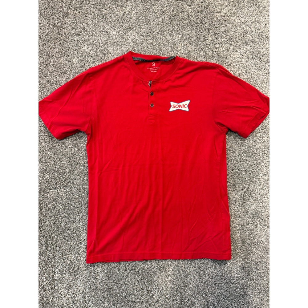 Sonic Henley Shirt Mens Small Red Short Sleeve Drive-In Employee Uniform Logo